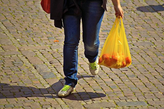 Bravos: Warren County considers bag ban again